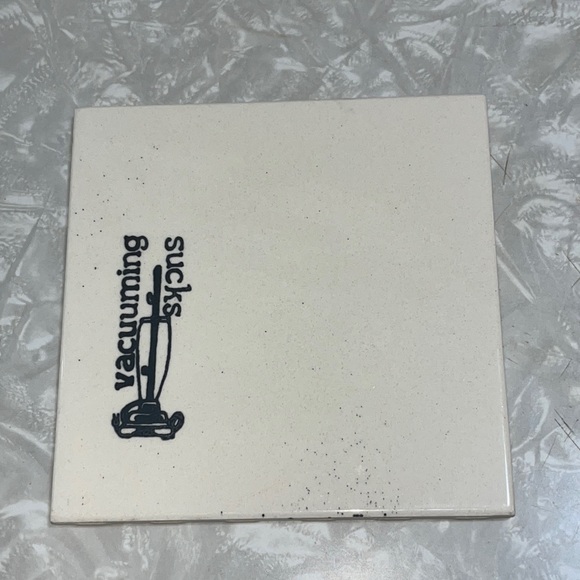 Ceramic “vacuuming sucks” tile (circa 1982) - Picture 1 of 4
